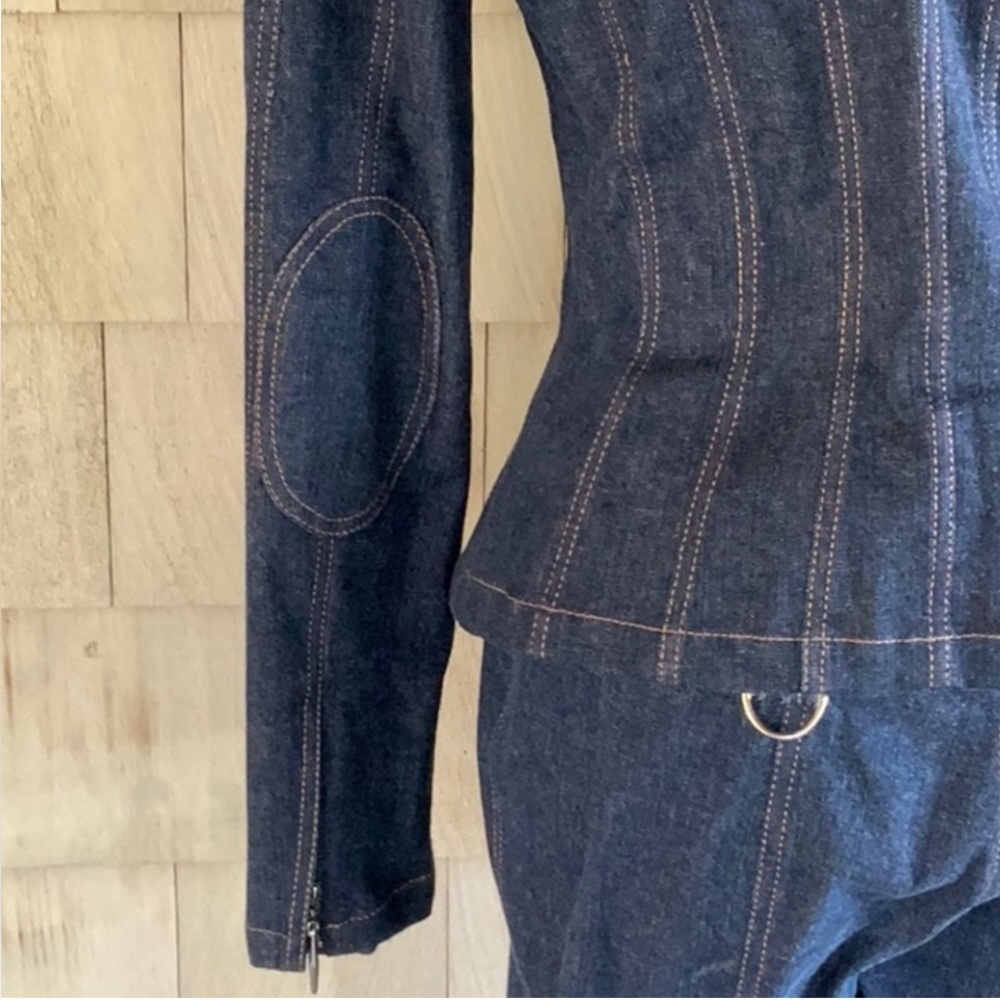 Classy Escada Jacket and Pants Set - Picture 4 of 13